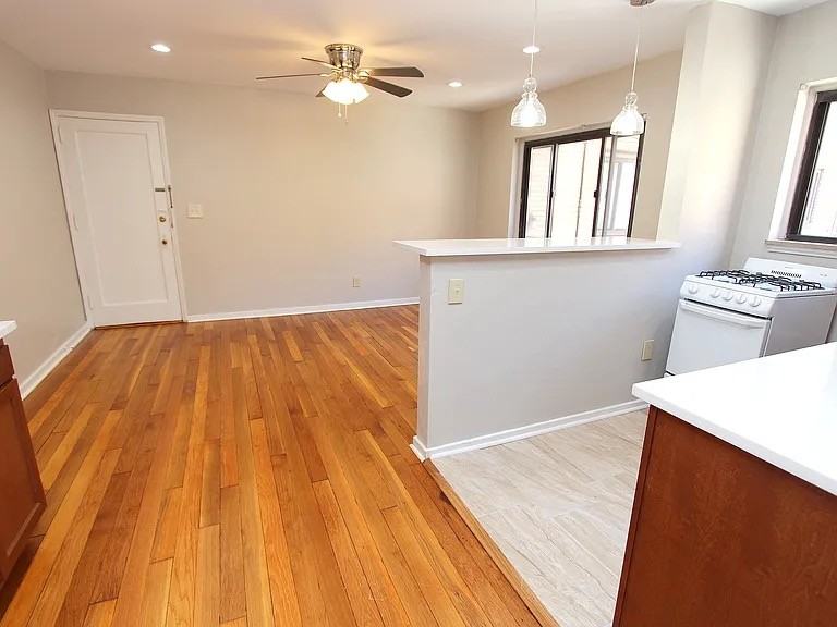 590 SOUTH NEGLEY AVENUEAPT N-23 #N23 - Photo 6 of 10
