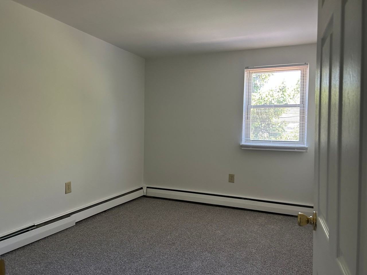 Parkside Manor Apartments - Photo 5 of 50