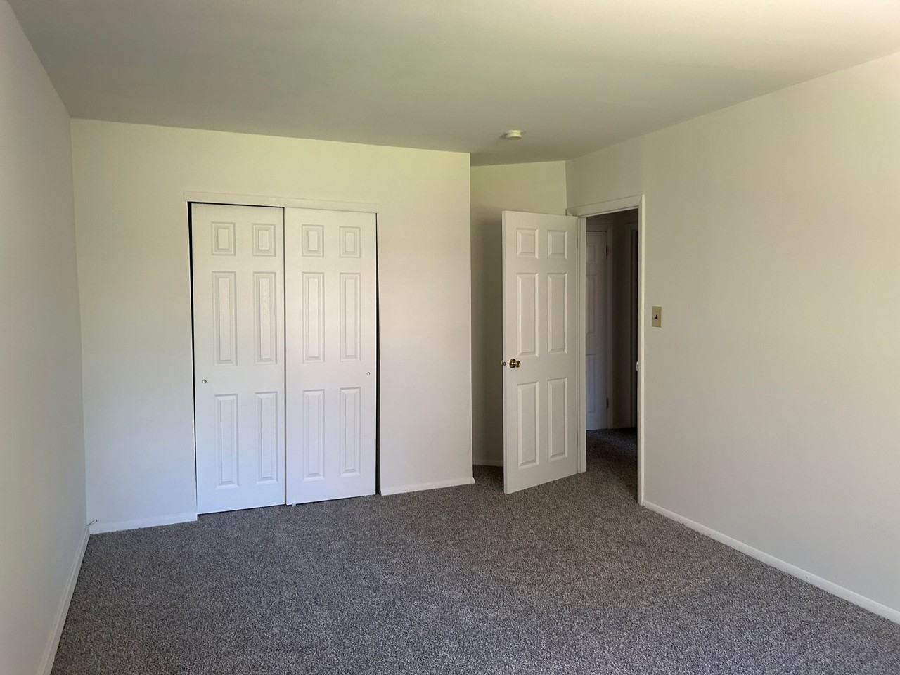 Parkside Manor Apartments - Photo 7 of 50