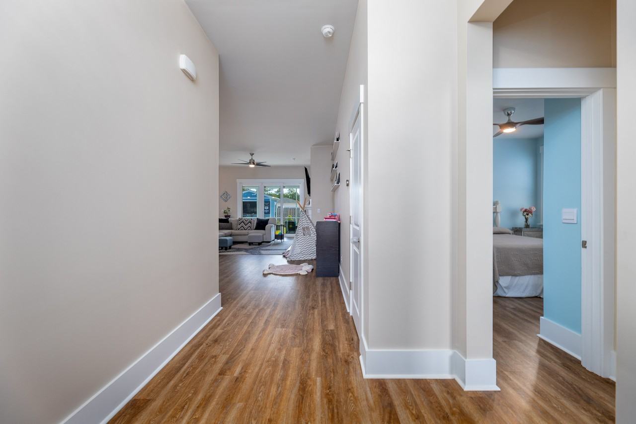 416 Edgewater Way #1 - Photo 5 of 35
