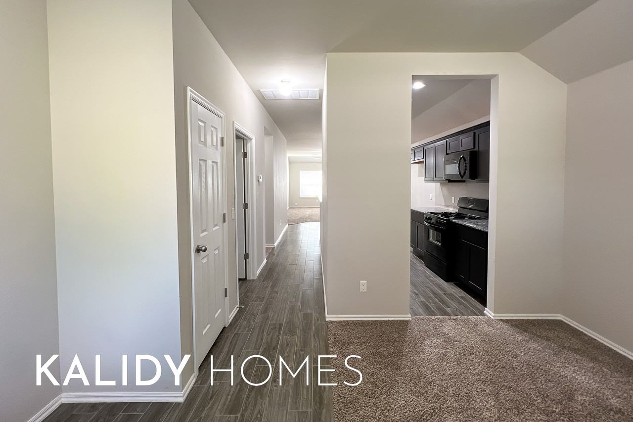 412 Nathan Way #1 - Photo 5 of 35