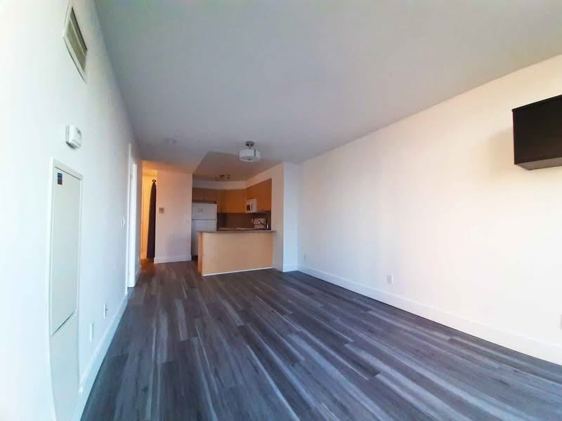 763 Bay Street - Photo 6 of 16