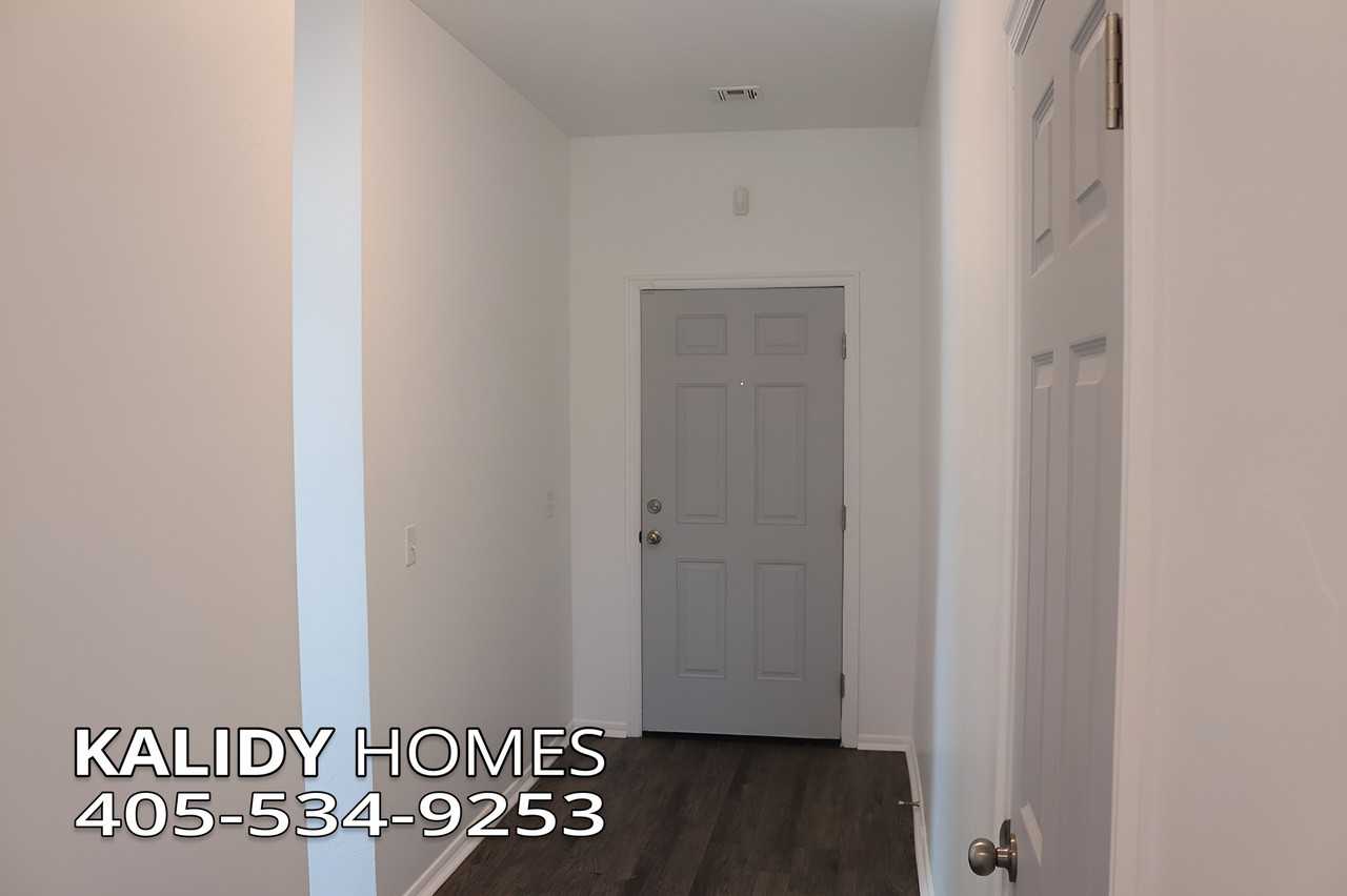 1720 Castle St #1 - Photo 3 of 20
