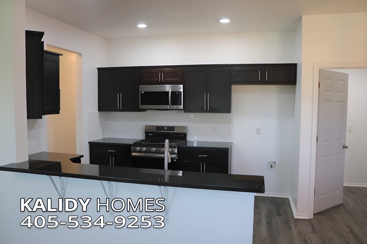1720 Castle St #1 - Photo 6 of 20