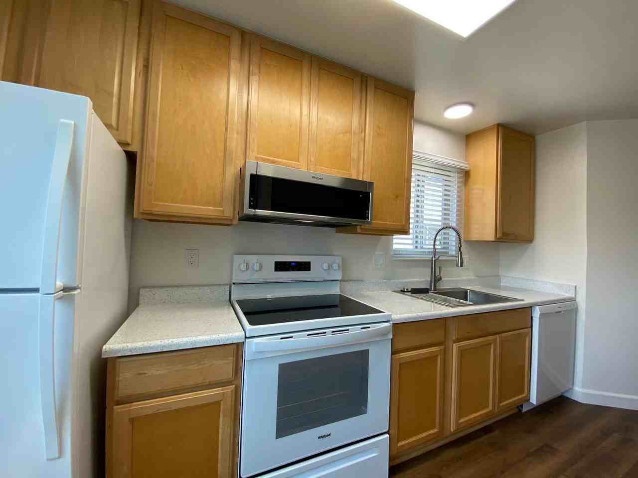 Adams Street Apartments - Photo 5 of 50