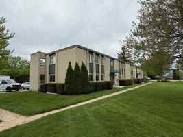 featured image of 633 W Park Ave