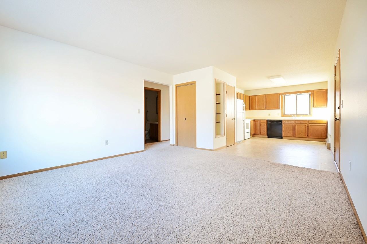 Williamsburg Apartments - Photo 3 of 5
