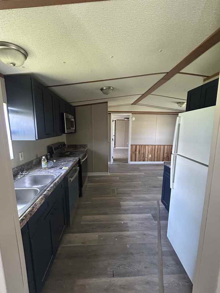 302 Wilson Dr #1 - Photo 3 of 19