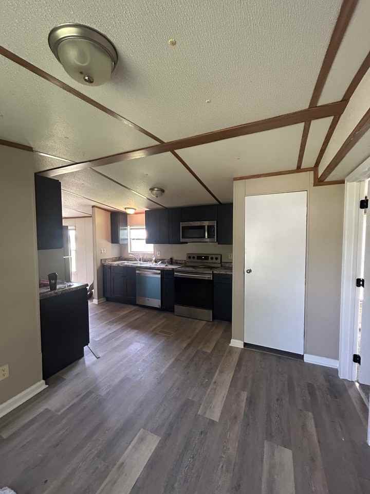 302 Wilson Dr #1 - Photo 4 of 19