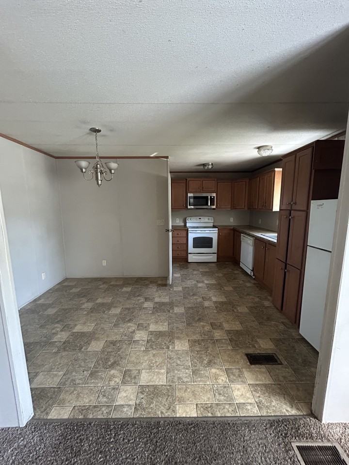 105 Zackary St #1 - Photo 3 of 13