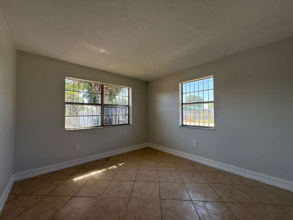 516 Nw 179th St #516 - Photo 6 of 17