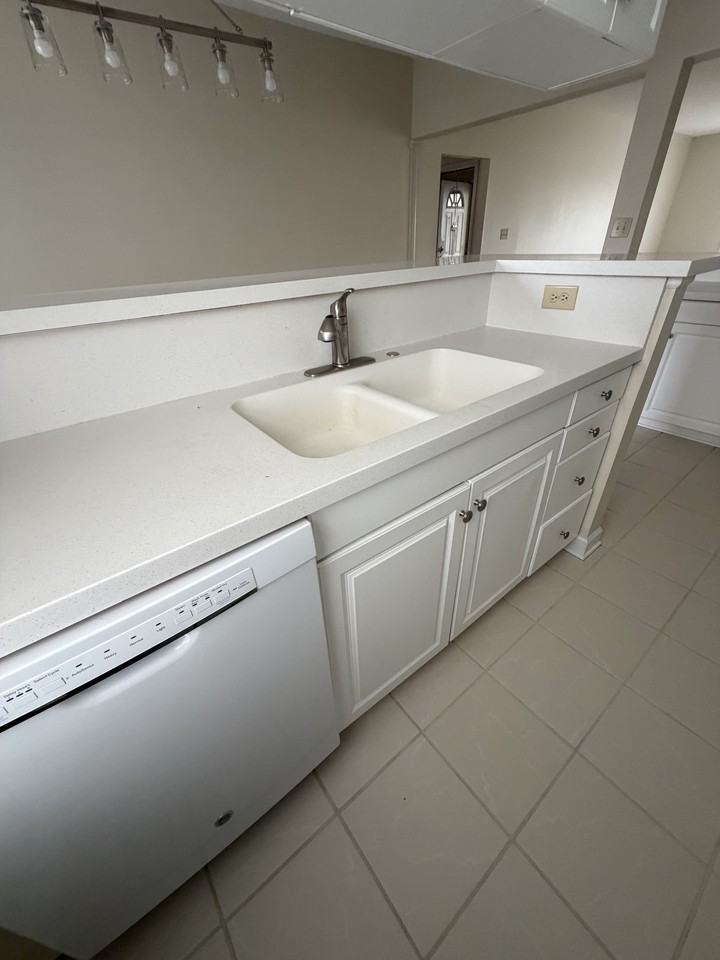 200 Willow Green Dr #B - Photo 3 of 25
