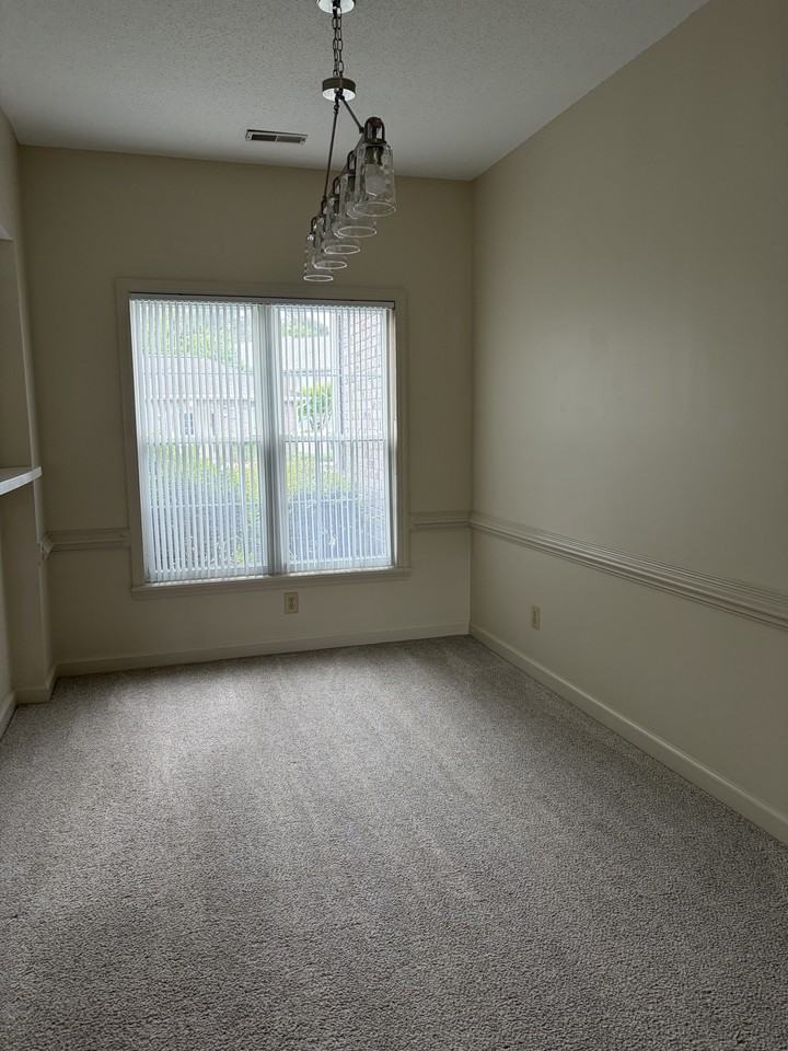 200 Willow Green Dr #B - Photo 6 of 25