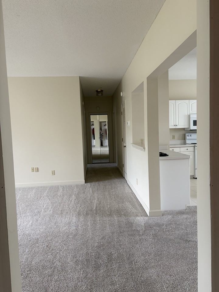 200 Willow Green Dr #B - Photo 7 of 25