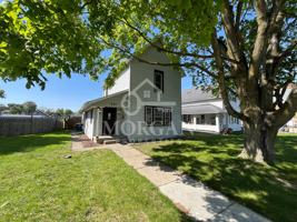 featured image of 921 W 9th St #1