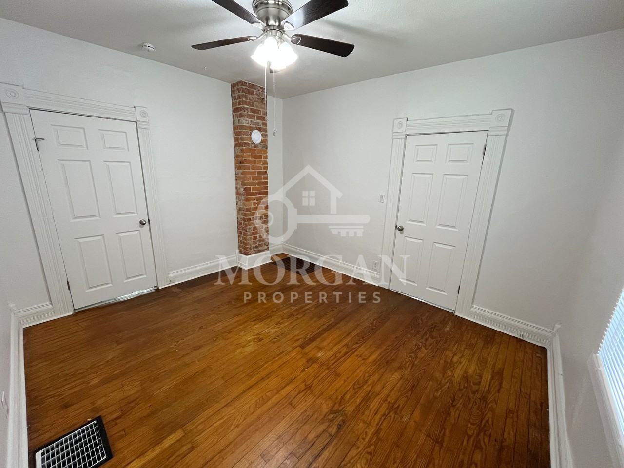 921 W 9th St #1 - Photo 6 of 9