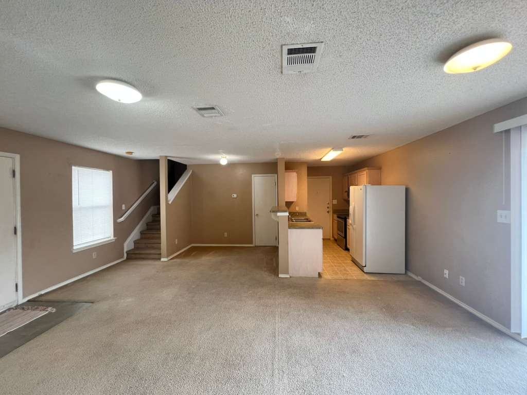 2104 Magnolia St #1 - Photo 2 of 4