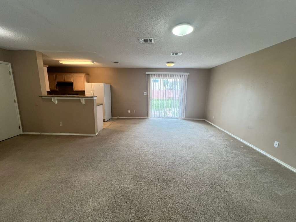 2104 Magnolia St #1 - Photo 3 of 4
