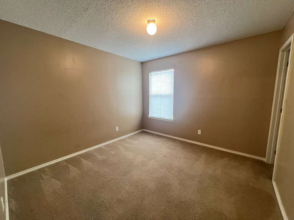 2104 Magnolia St #1 - Photo 4 of 4