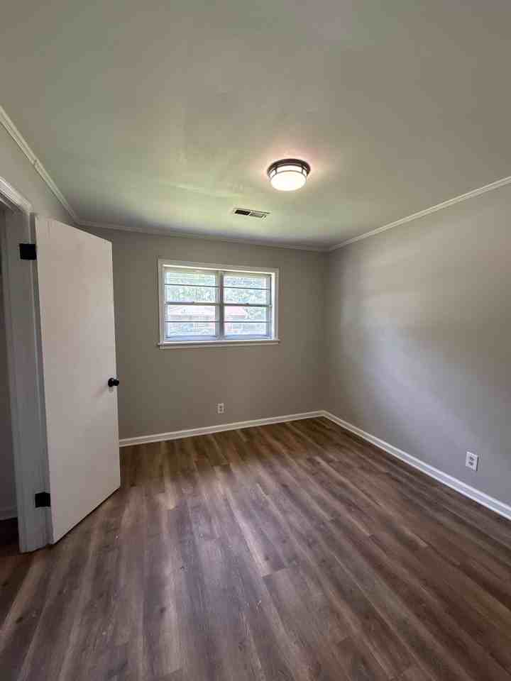 306 Poplar St #1 - Photo 2 of 8