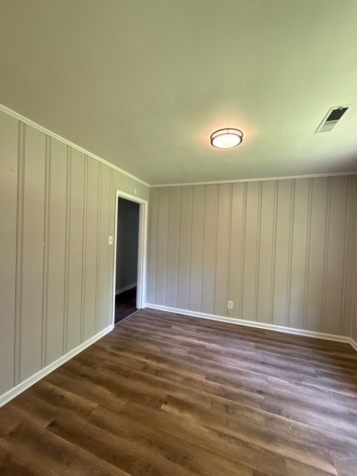 306 Poplar St #1 - Photo 3 of 8