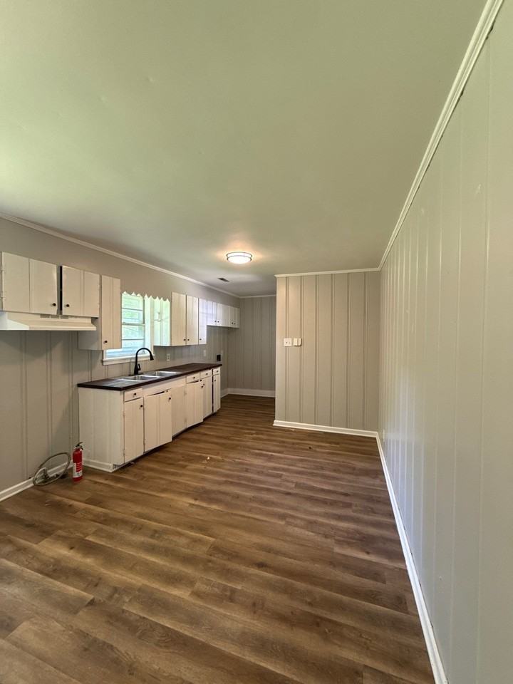 306 Poplar St #1 - Photo 5 of 8