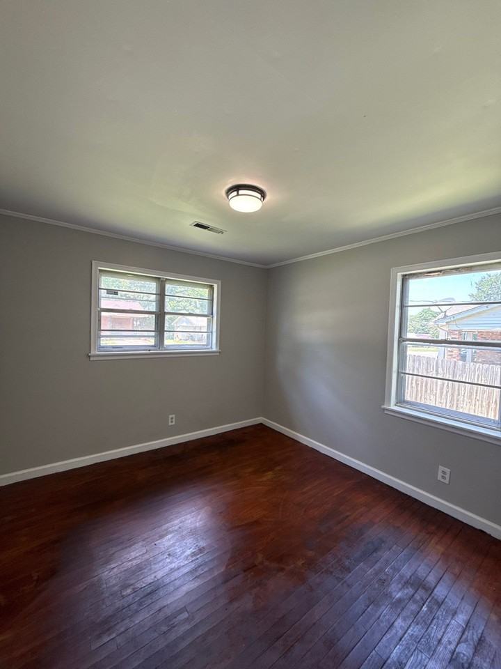 306 Poplar St #1 - Photo 7 of 8