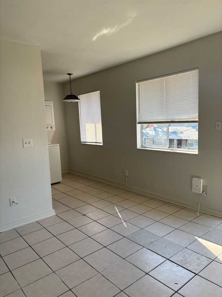 207 Lovelace Dr #8 - Photo 4 of 7