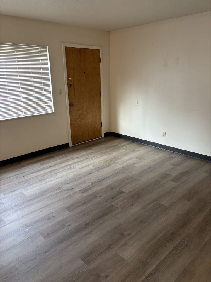 225 Poplar St #3 - Photo 2 of 12