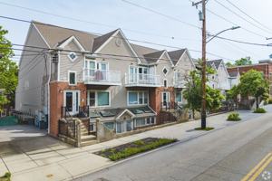 featured image of 246 E University Ave