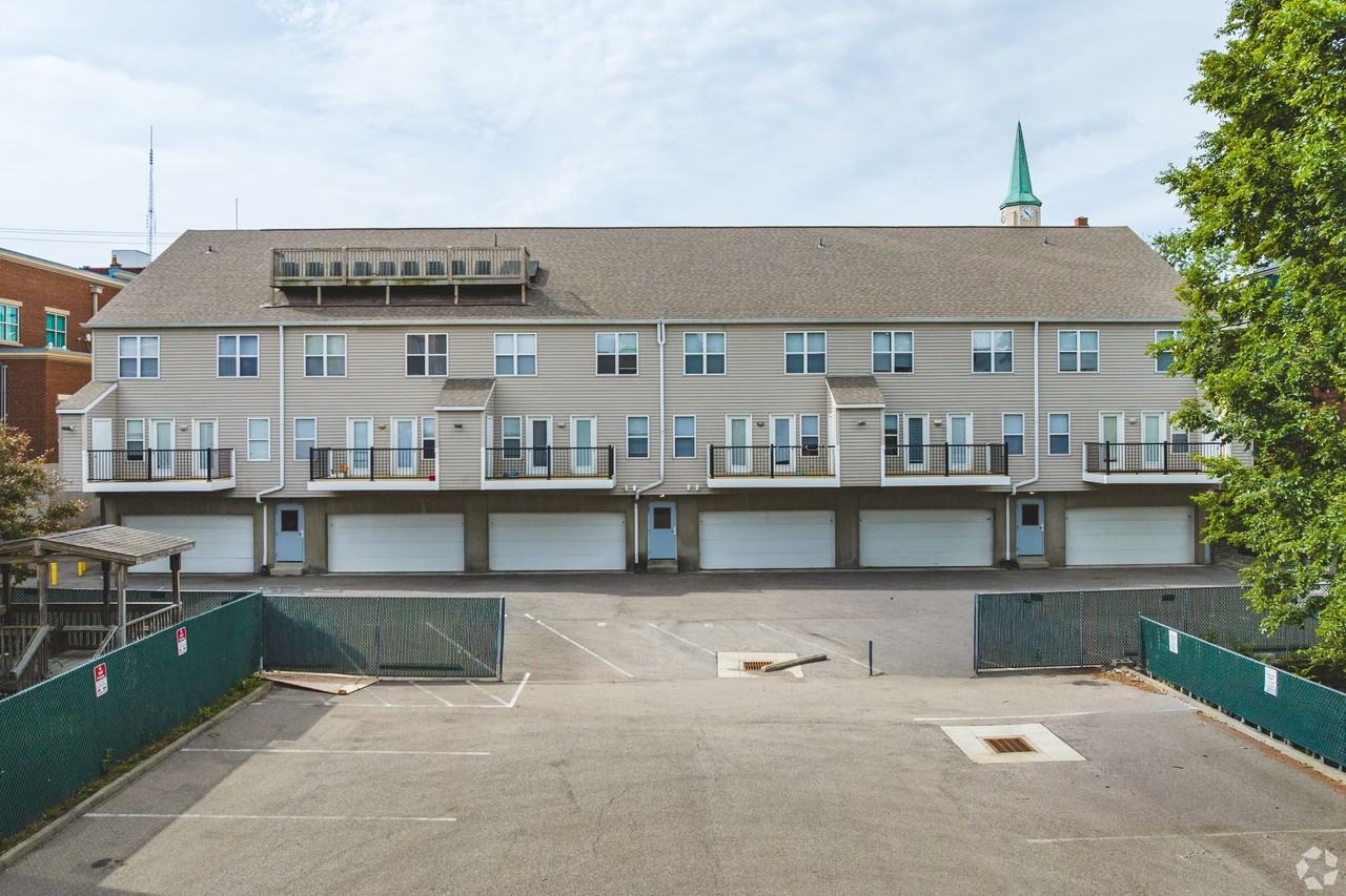 Walk to UC & UC Medical | 1BR/2BR Apartments - Photo 6 of 31