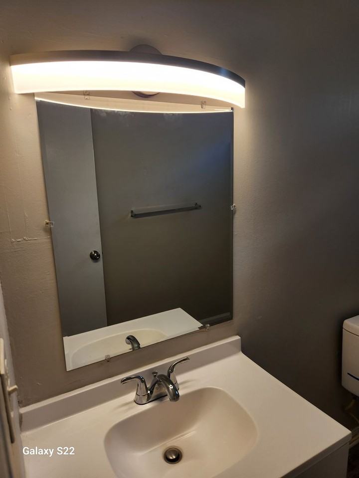1718 Windsor Dr - Photo 2 of 18