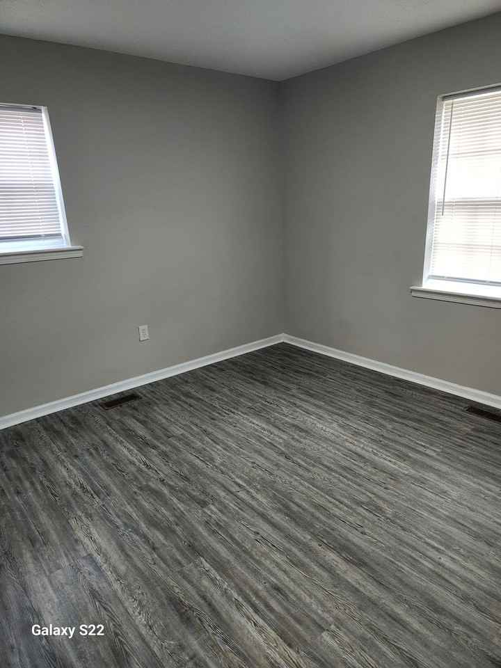 1718 Windsor Dr - Photo 4 of 18