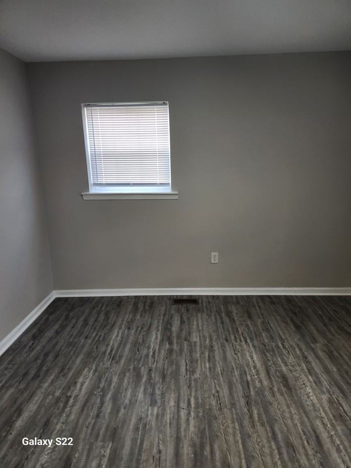 1718 Windsor Dr - Photo 5 of 18