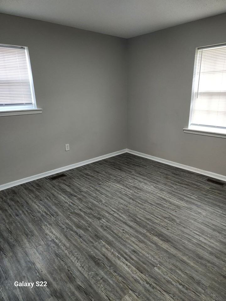 1718 Windsor Dr - Photo 6 of 18