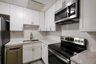 404 E Park Ave #4 - Photo 1 of 1