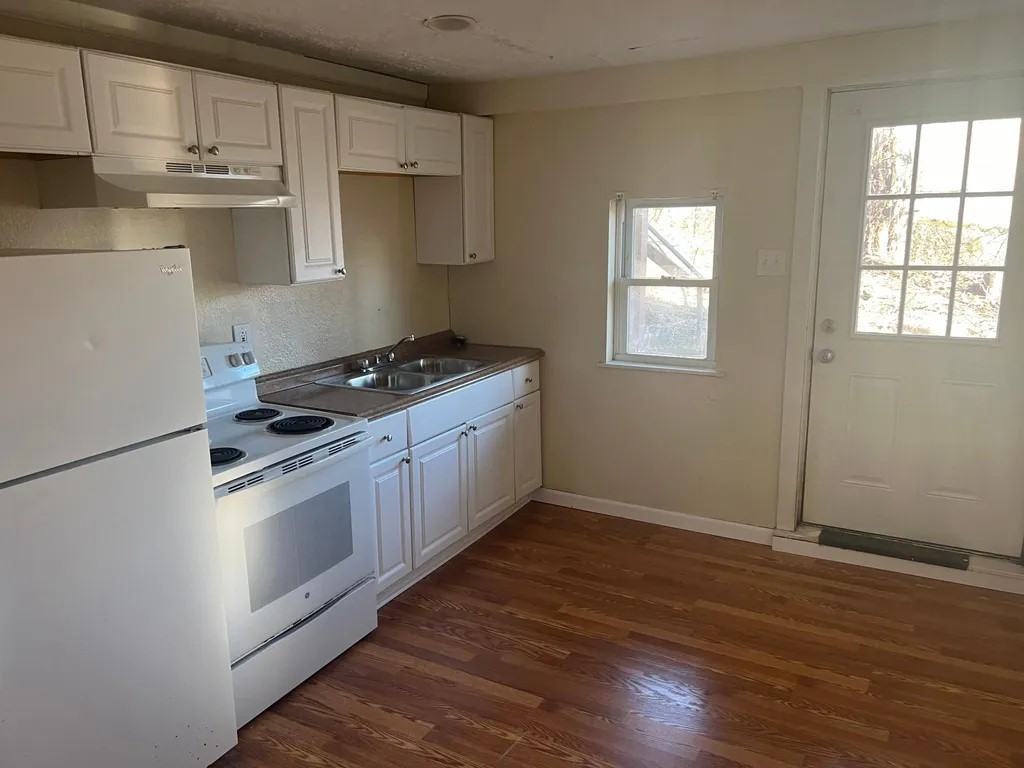 826 Excelsior St #1 - Photo 2 of 7