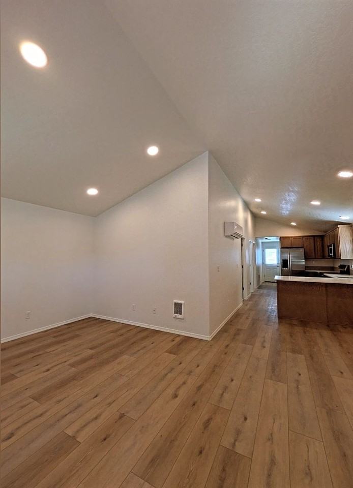 3707 S Quay St - Photo 2 of 5