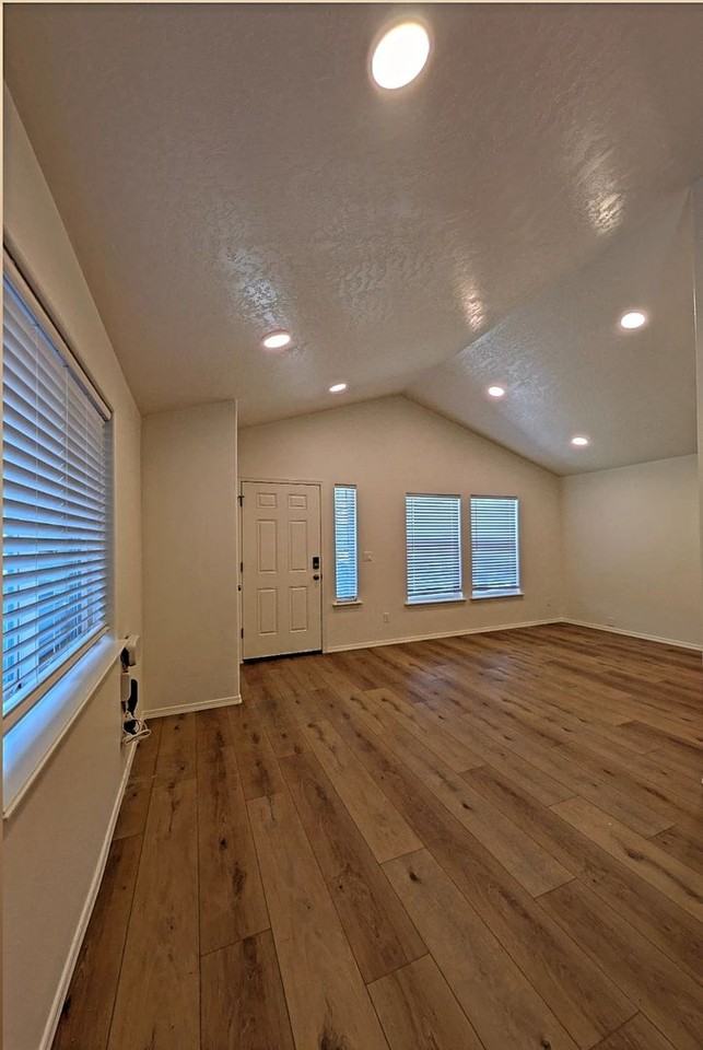 3707 S Quay St - Photo 3 of 5