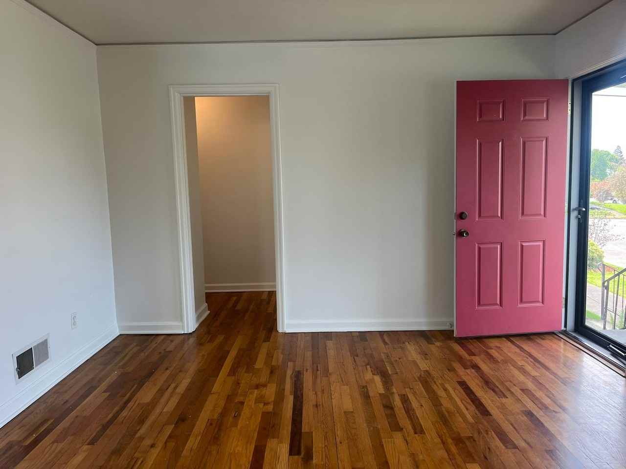 128 N Saratoga St - Photo 3 of 22