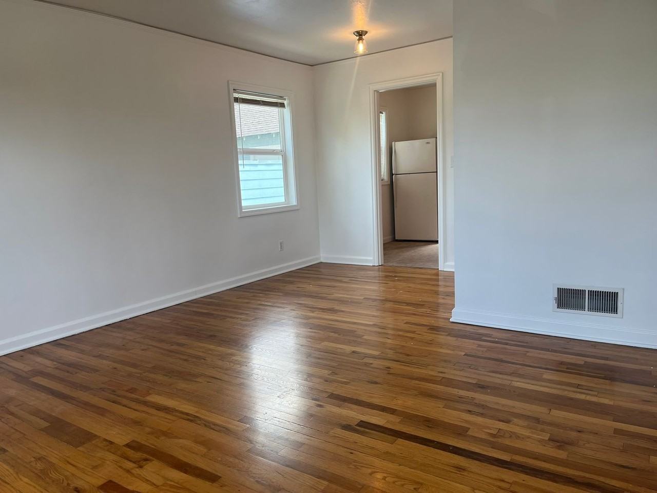 128 N Saratoga St - Photo 5 of 22