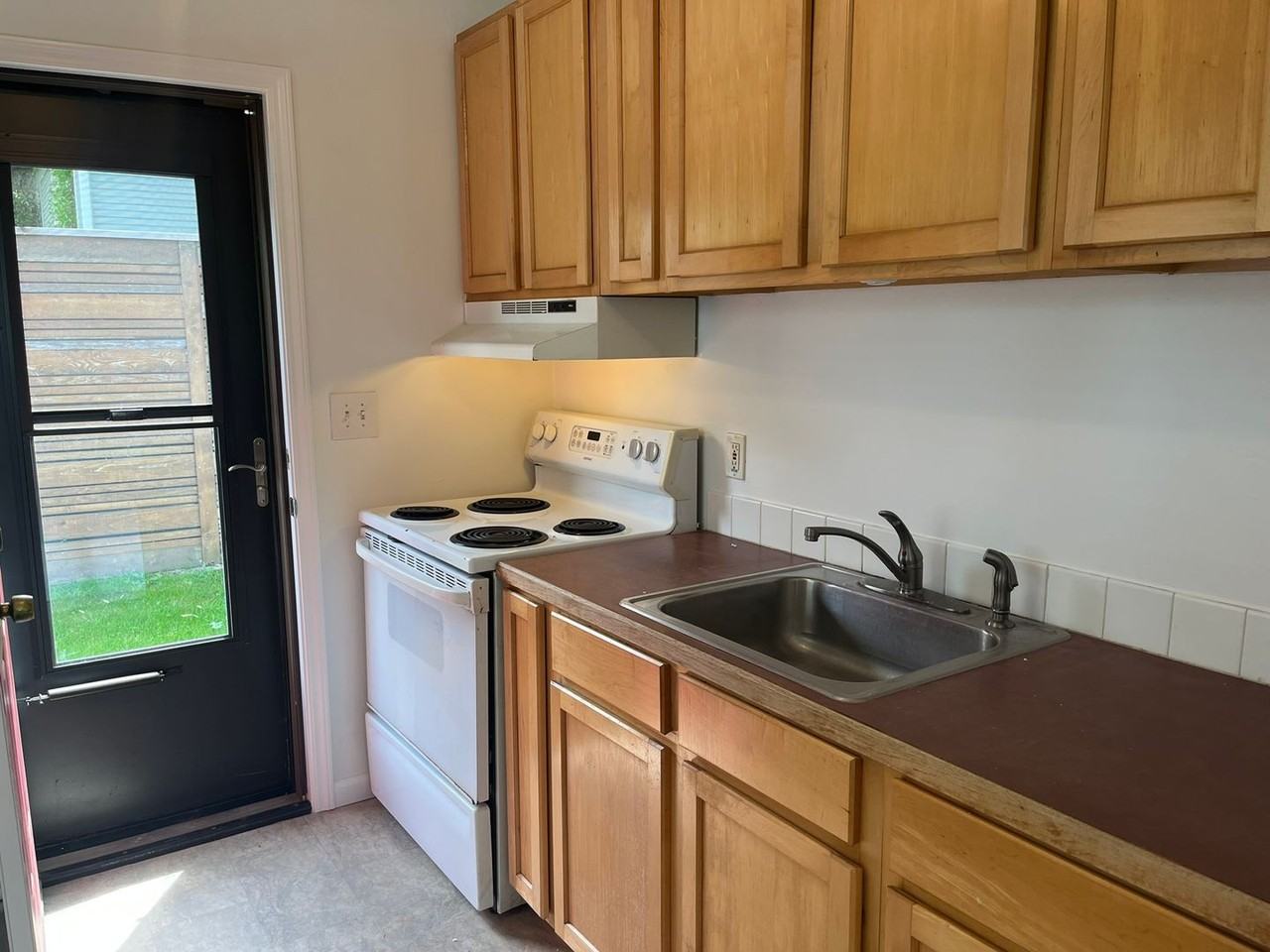 128 N Saratoga St - Photo 7 of 22
