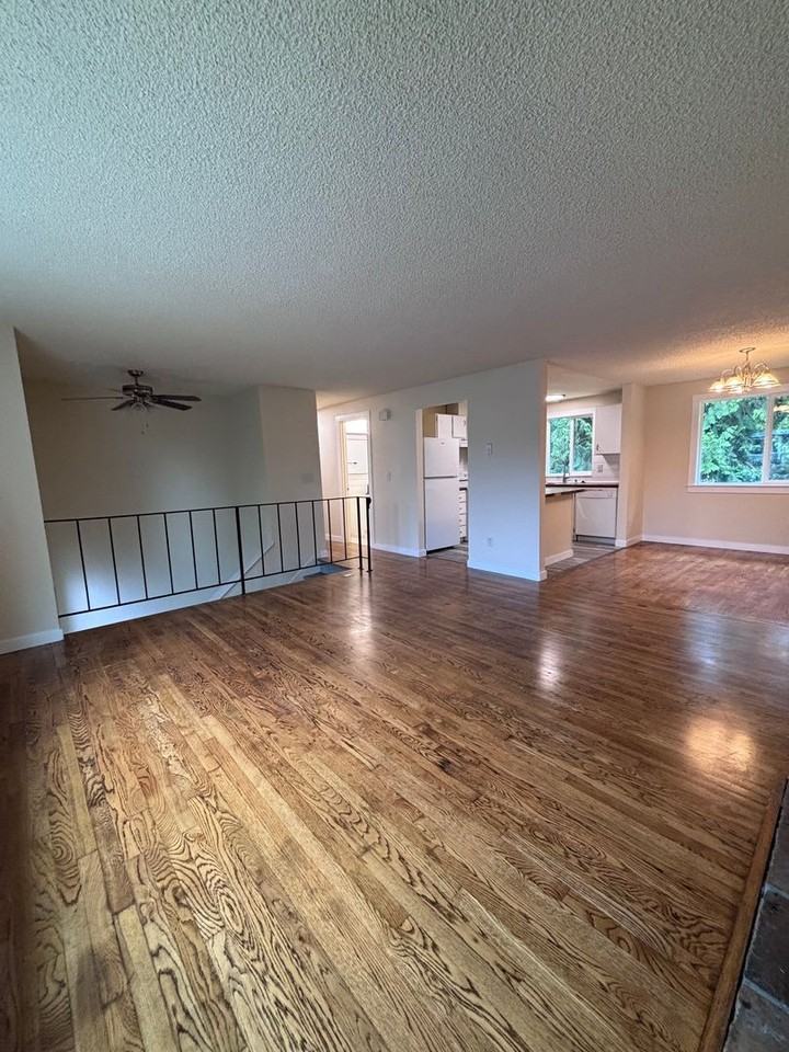3510 55th Ave Ne - Photo 6 of 47