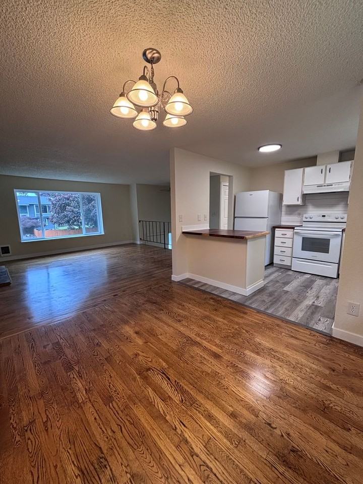 3510 55th Ave Ne - Photo 7 of 47