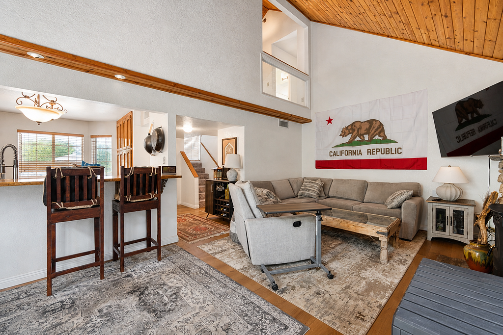 2116 Bernina Dr #2 - Photo 4 of 22