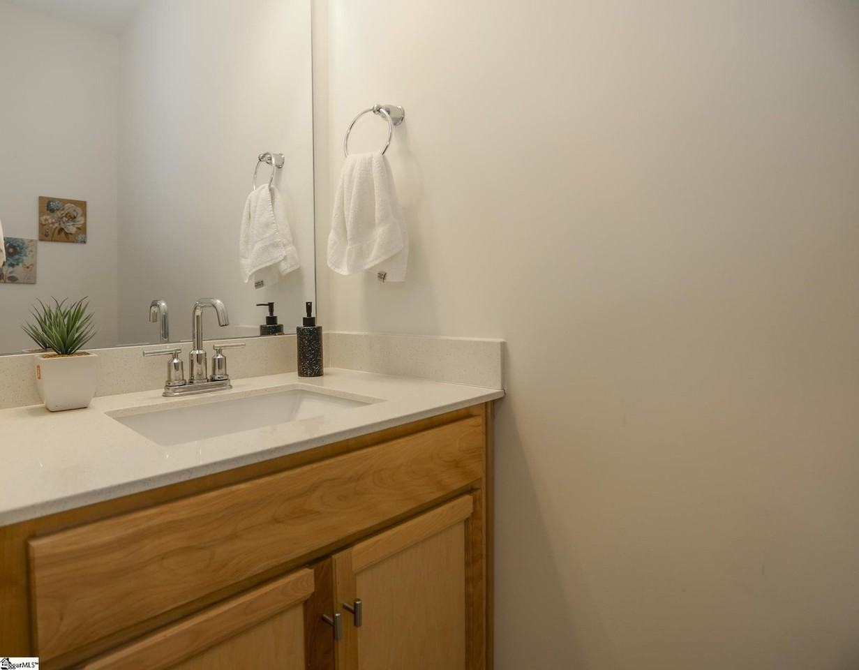 252 Pendergast Rd #1 - Photo 5 of 34