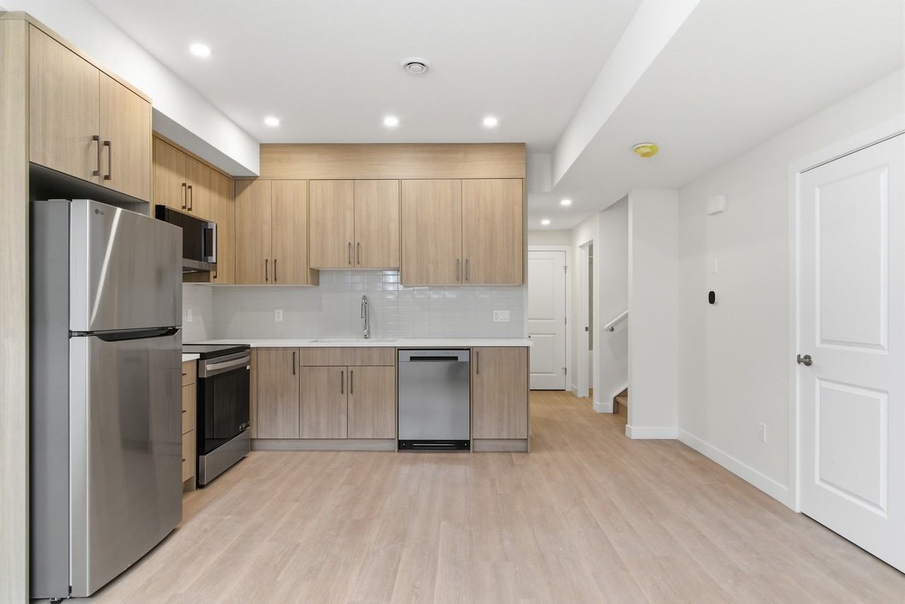 4730 79 St Nw #B - Photo 2 of 12