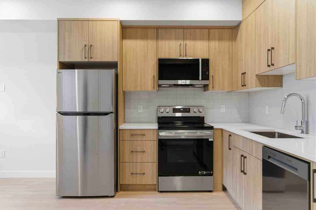 4730 79 St Nw #B - Photo 4 of 12