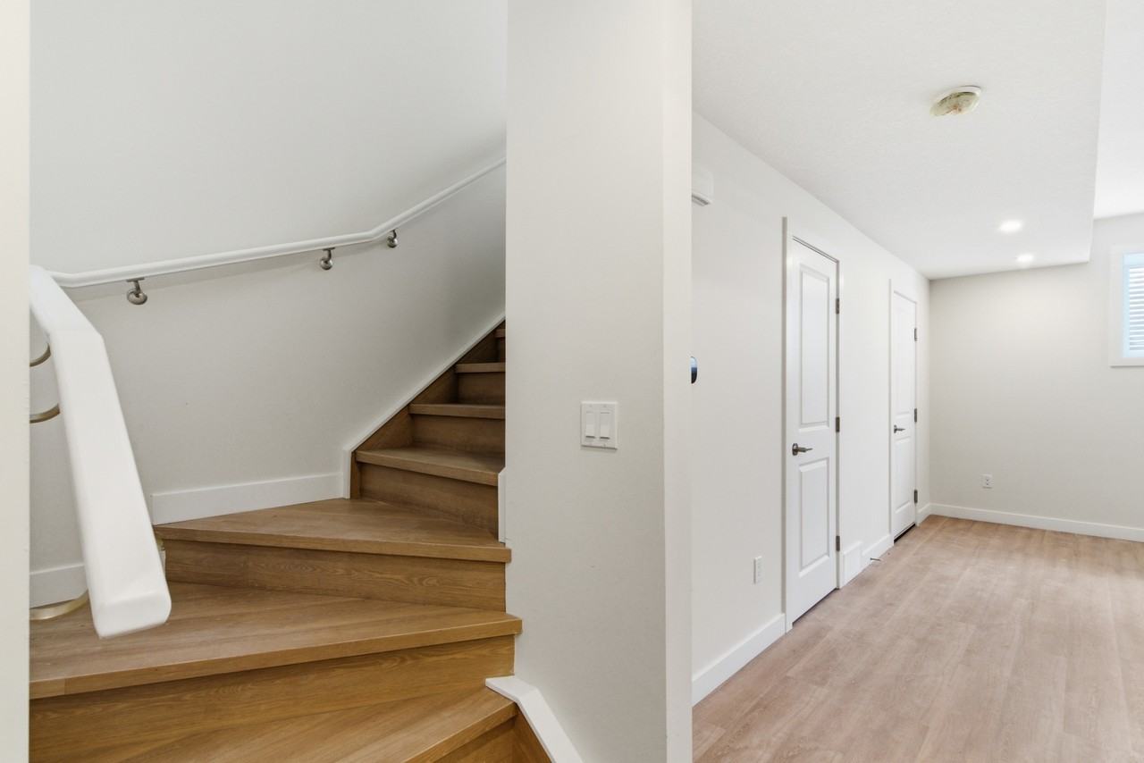 4730 79 St Nw #B - Photo 7 of 12