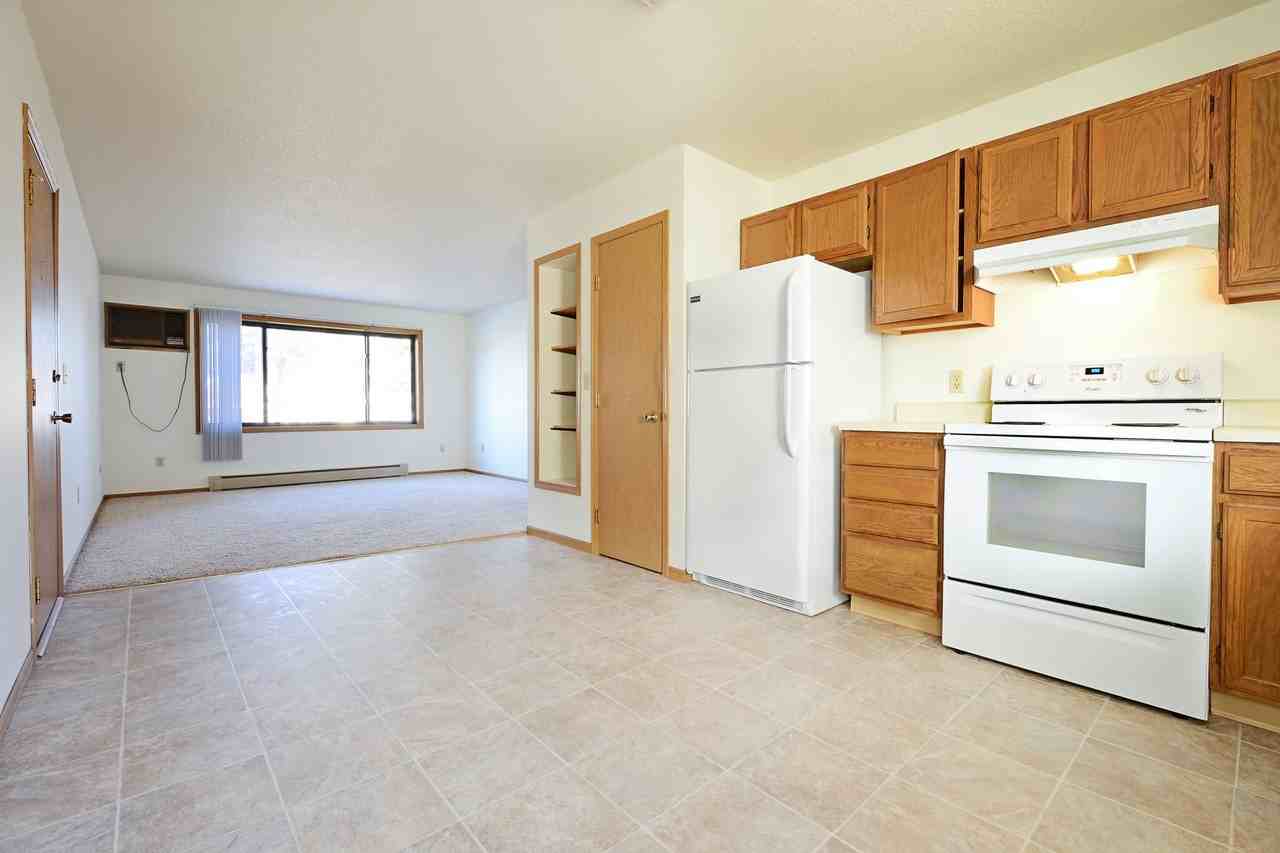 Williamsburg Apartments - Photo 7 of 10